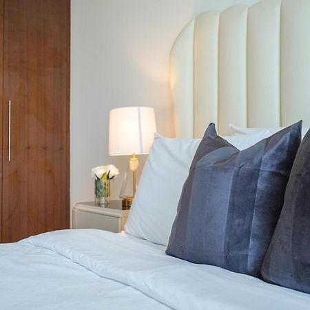 Luxurious Stylish Apartments Across Dubai Mall Burj Khalifa City Views 外观 照片