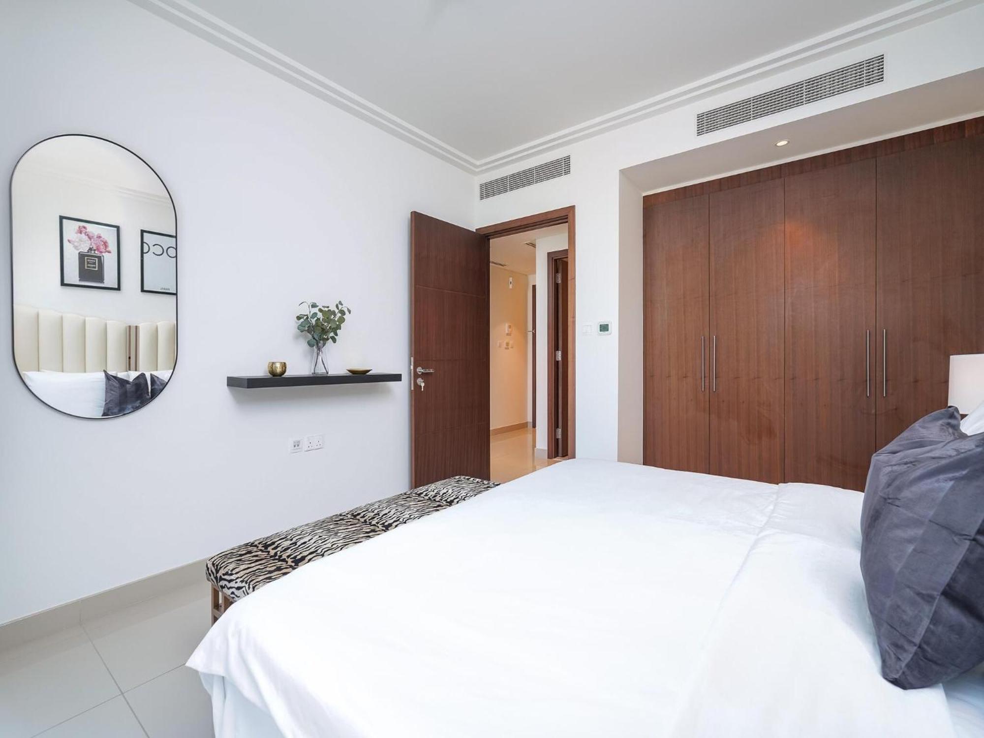 Luxurious Stylish Apartments Across Dubai Mall Burj Khalifa City Views 外观 照片